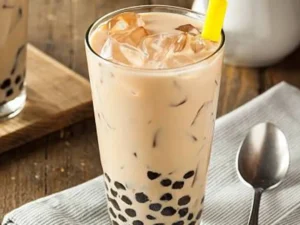Айс‑латте с джус‑боллами